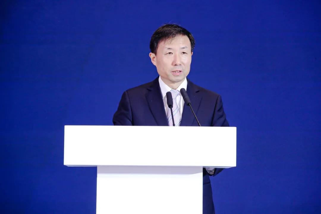 工业和信息化部党组成员,副部长王志军,北京市委常委,副市长殷勇分别